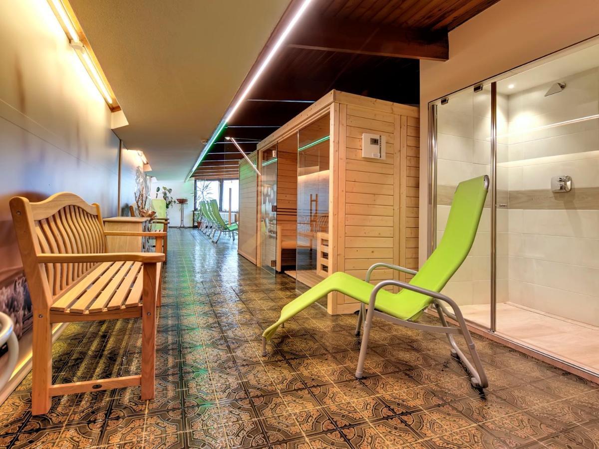 Hotel Kapriol 佛加里达 外观 照片