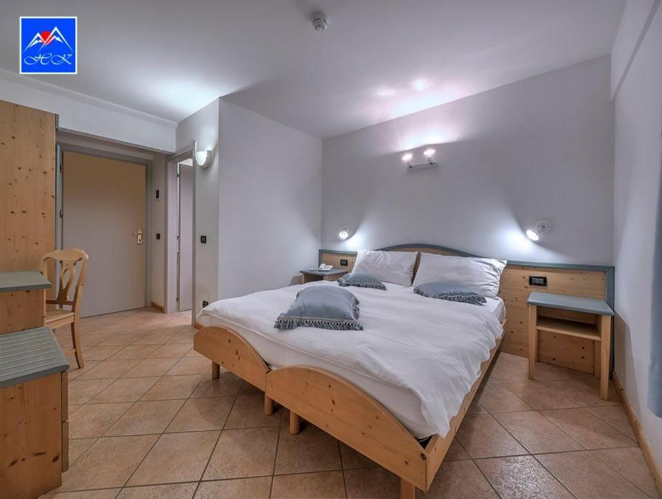 Hotel Kapriol 佛加里达 外观 照片