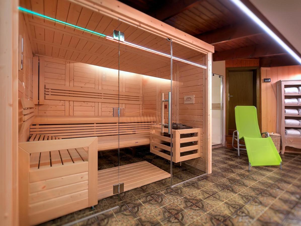 Hotel Kapriol 佛加里达 外观 照片